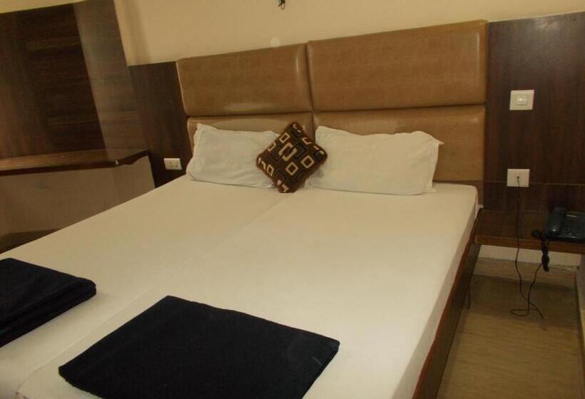 Трехместный Номер Deluxe, Budget Stay In The City Center