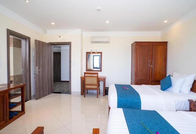 اتاق لوکس با چشم‌انداز دریا, Navy Hotel Cam Ranh