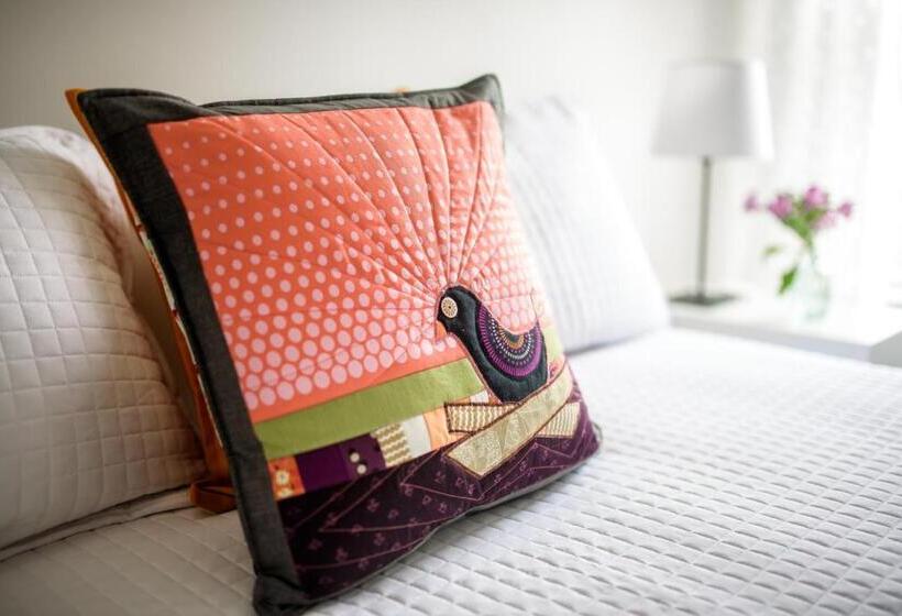 Люкс, The Kitch Inn   Boutique Inn And Wine Bar