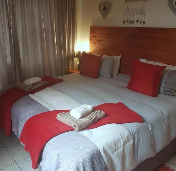 Дом 4 Спальни, Oppi Rotse Guesthouse