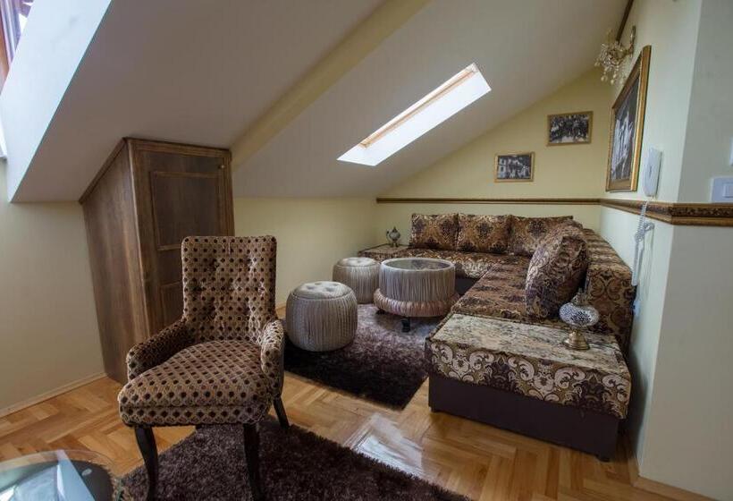 اتاق استاندارد سه تخته با بالکن, Robevski Luxury Rooms