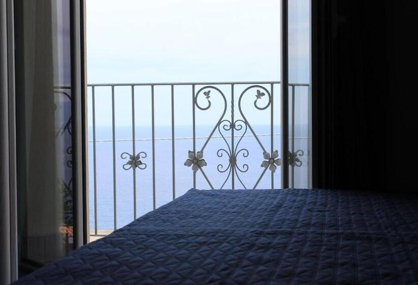 Номер Стандарт Вид на Море с Балконом, Residenza Vinci Room & Suite