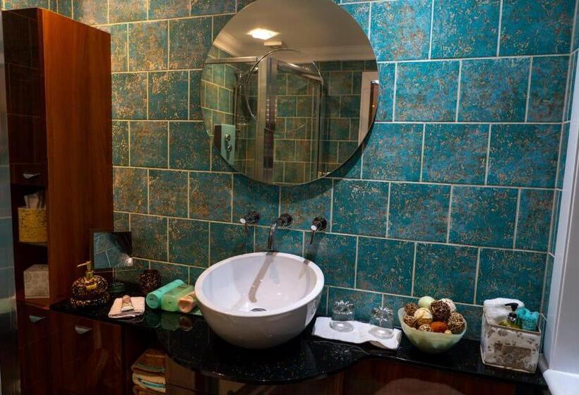 سوئیت با تخت بزرگ, Retreat At The Knowe Auchincruive Estate