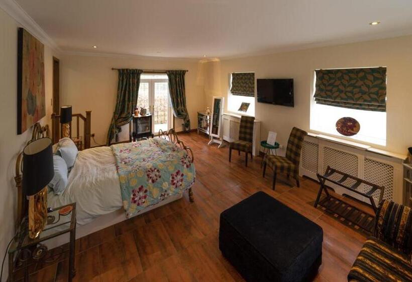 سوئیت با تخت بزرگ, Retreat At The Knowe Auchincruive Estate