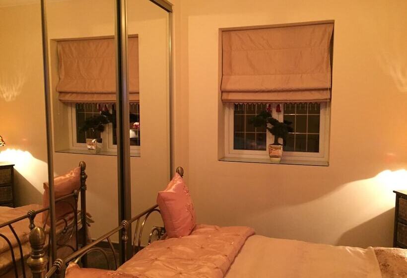 اتاق استاندارد با چشم‌انداز باغ, Retreat At The Knowe Auchincruive Estate