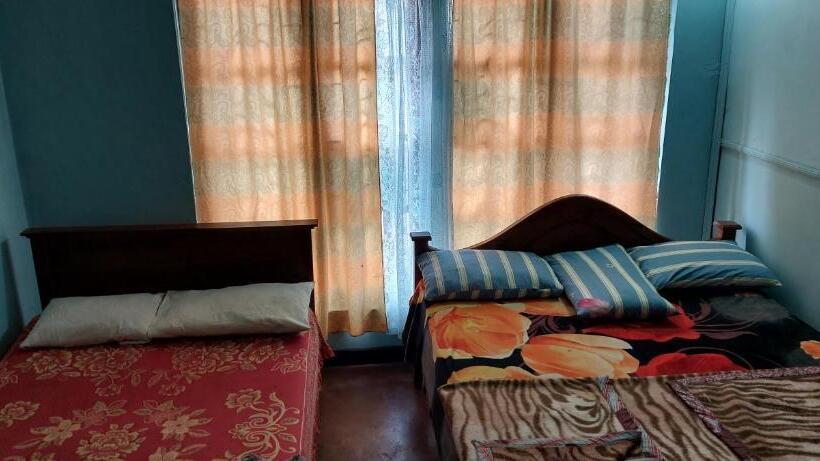 Quarto Estandar Banheiro Compartilhado, Chandrasobana