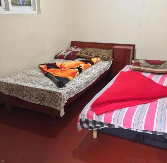 Quarto Estandar Banheiro Compartilhado, Chandrasobana