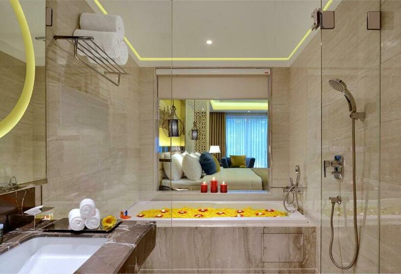 Номер Deluxe, Radisson Gwalior