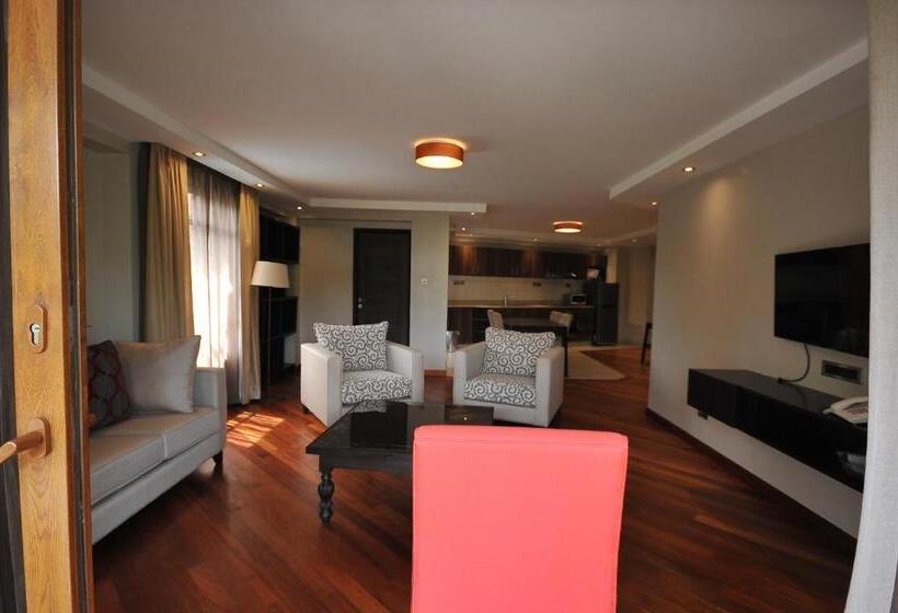 آپارتمان دلوکس 3 خوابه, Longonot Place Serviced Apartment Nairobi, City Centre Cbd
