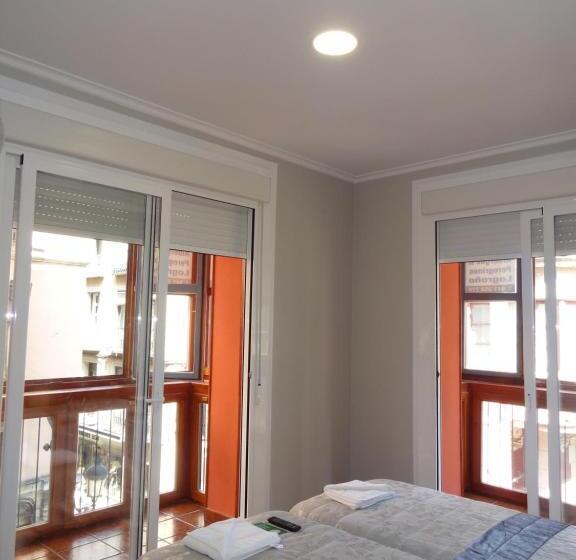 Номер Стандарт, Pension La Bilbaina  Albergue Logrono