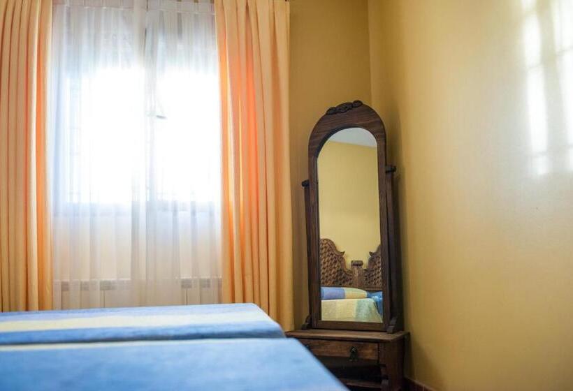 Полулюкс, Hostal Restaurante Rijujama