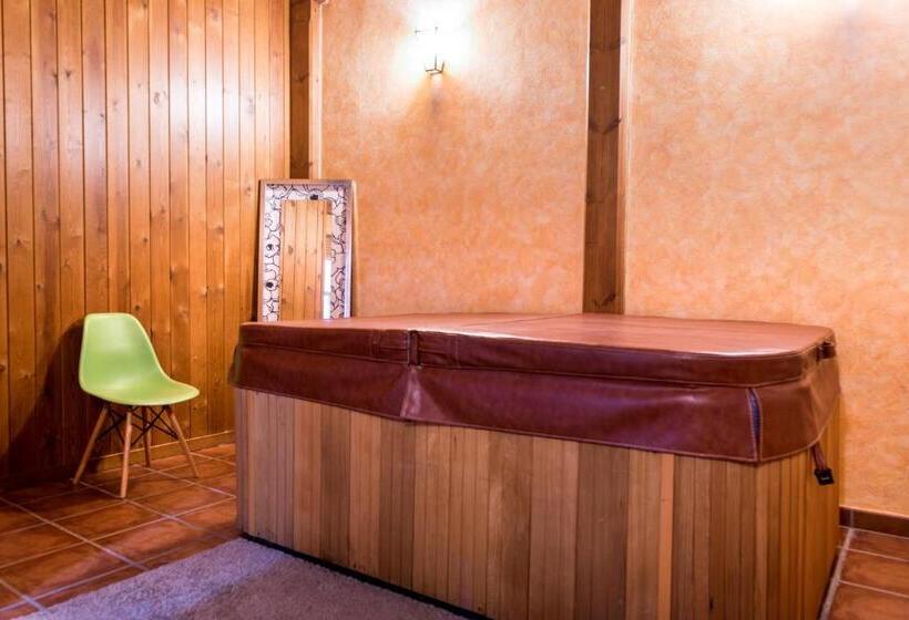 Номер Стандарт с Гидромассажем, Hostal Restaurante Rijujama