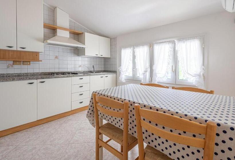 آپارتمان 1 خوابه با تراس, Margherita Family Apartments