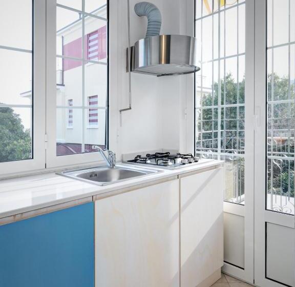 استودیوی استاندارد, Residence Villa Ombrosa