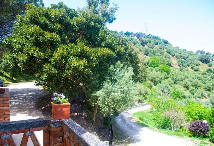 اتاق استاندارد سه نفره, Agriturismo Fattoria Di Grenne