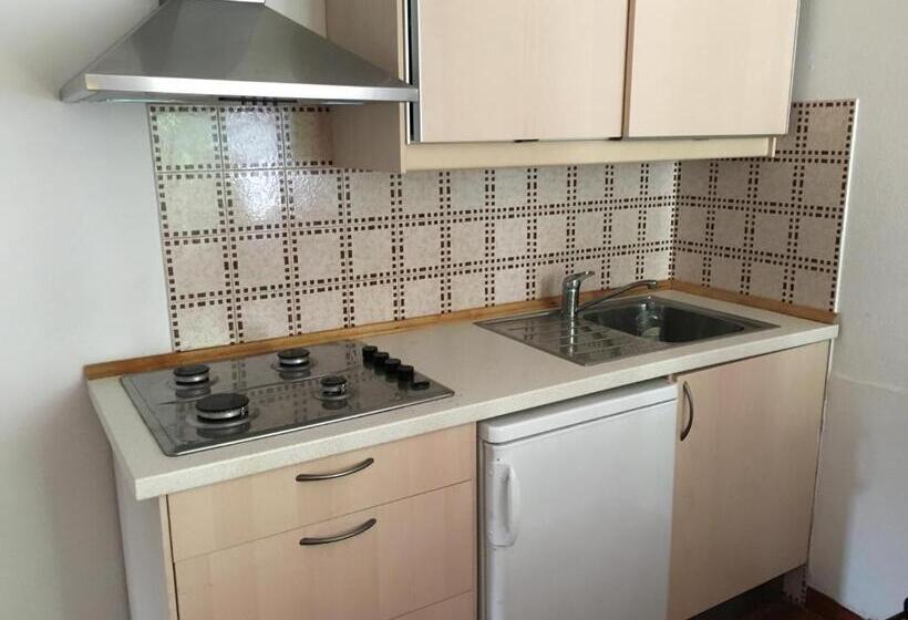 1 Bedroom Apartment with Terrace Sea View, Mandel Club