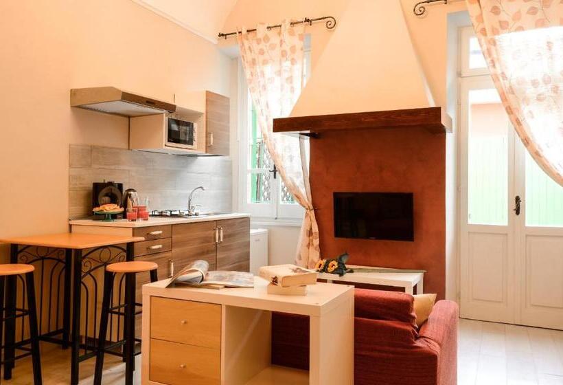 Четырехместный Номер Стандарт с Балконом, Casa Scola Loano