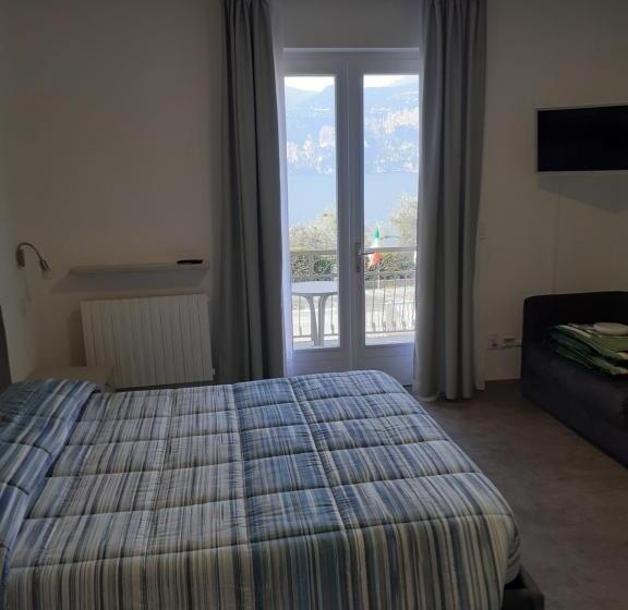 Standard studio with lake view, Residence Le Palme Appartamenti