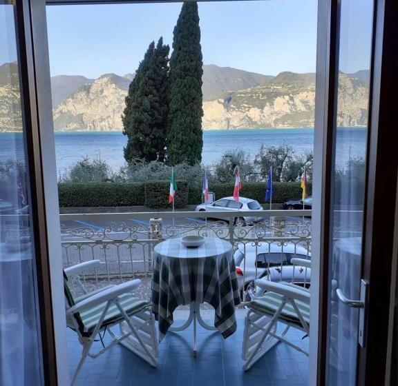 Standard studio with lake view, Residence Le Palme Appartamenti