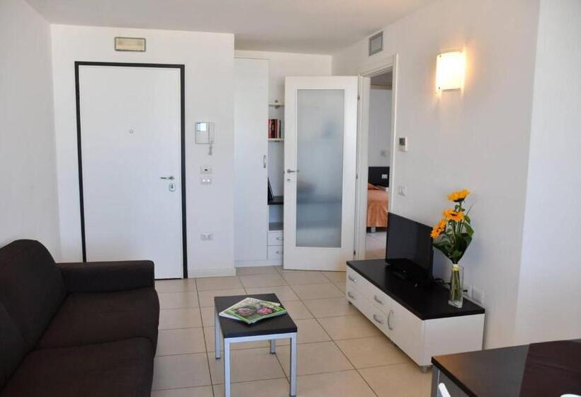 Апартаменты 2 Спальни, Aparthotel Alessandria
