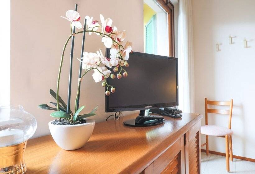 استودیوی استاندارد, Residence Il Cedro