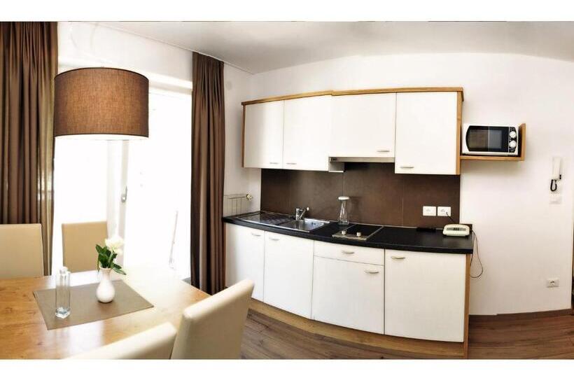 Апартаменты Deluxe 1 Спальня, Apparthotel Central