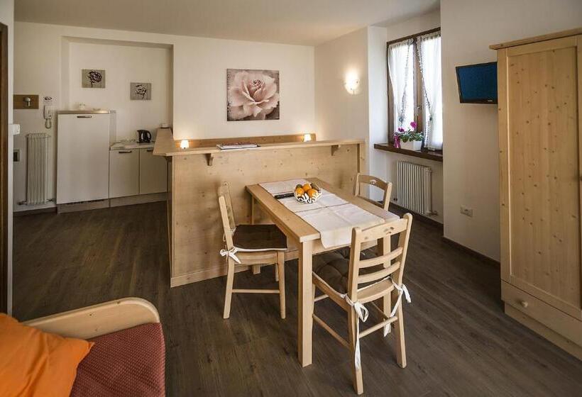 ベーシックワンルーム, Le Servite Apartments