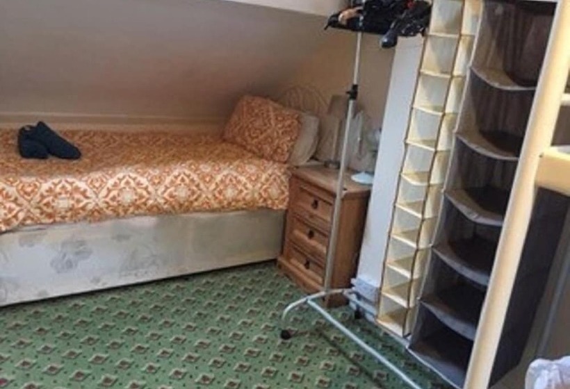 Четырехместный номер эконом класса с общей ванной комнатой, Bayside Guest House