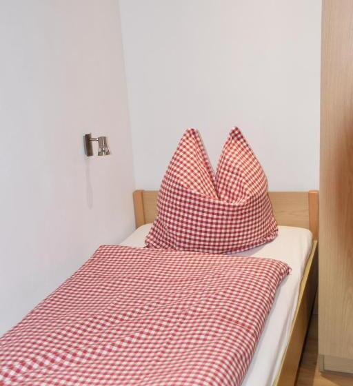 Трехместный Номер Базовый, Naturfreundehaus Veilbronn