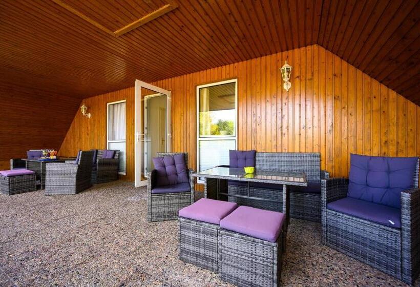 Номер Стандарт с Балконом, Landhaus Nienhagen