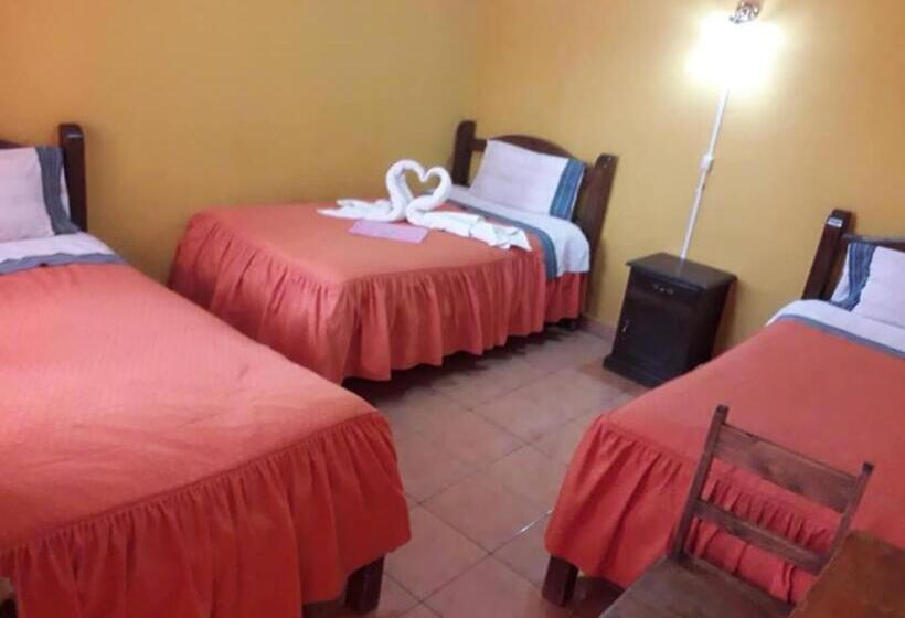 غرفة قياسية ثلاثية حمام مشترك, Hostal La Roca Uyuni