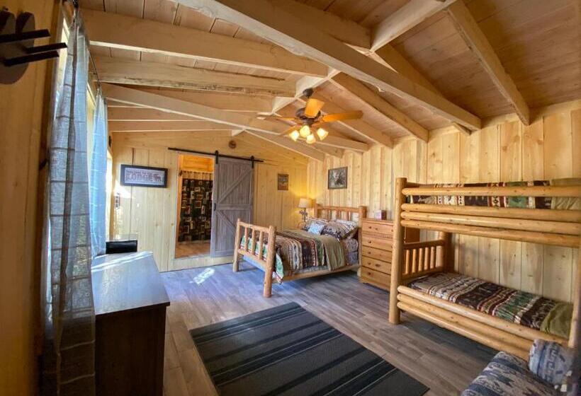 Семейное Студио, Yellowstone Cutthroat Guest Ranch