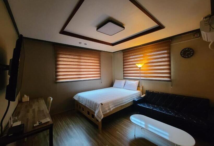 اتاق لوکس, Treehouseunseo Guesthouse