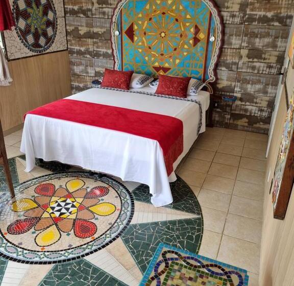 سوییت با چشم‌انداز استخر, Suite Queen D'arte