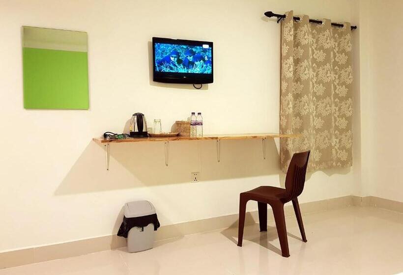 标准间, Lucky Hostel