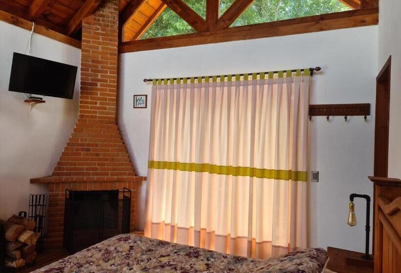 小室, Finca Los Angeles Hospederia & Sociales