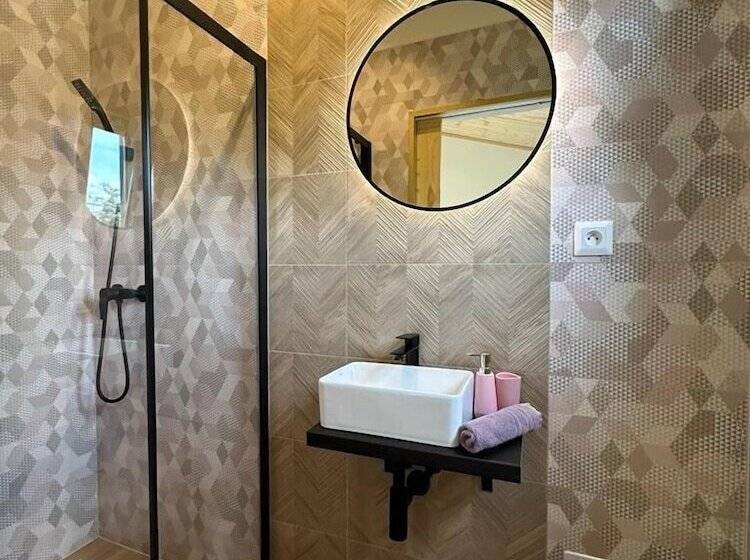 إستوديو سوبيريور, Pension Skylark