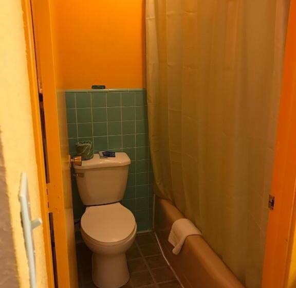 Номер Стандарт, Pratt Budget Inn