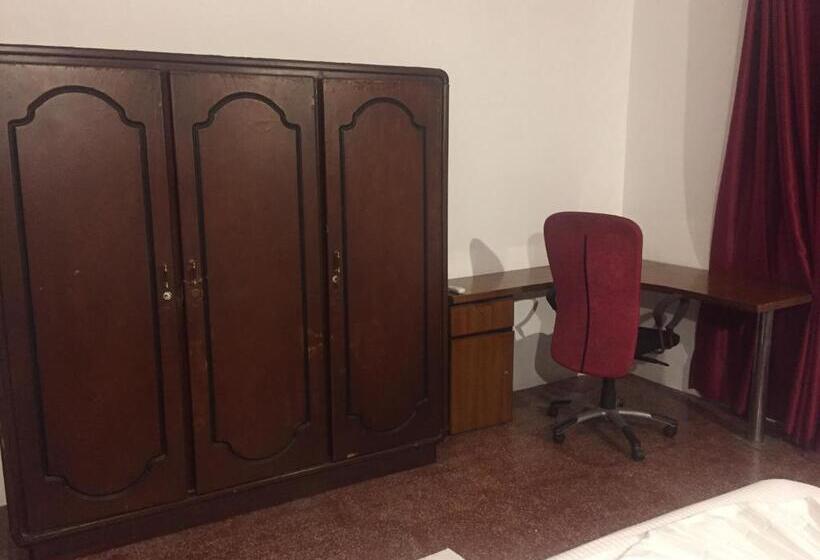 اتاق استاندارد سه نفره, Nallur Residence