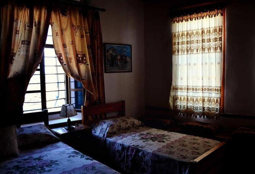 四人标准间, Guest House Vasili