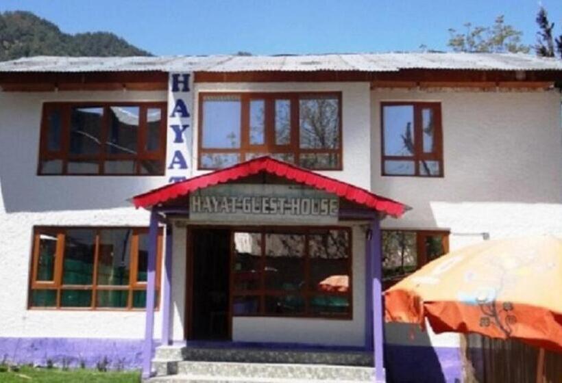 تختخواب در اتاق مشترک, Hayat Hotel Pahalgam