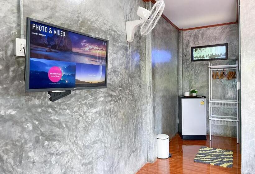 标准三人间, Dara Homestay