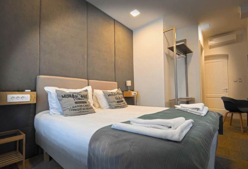 اتاق لوکس, Heritage Hotel Petrakija