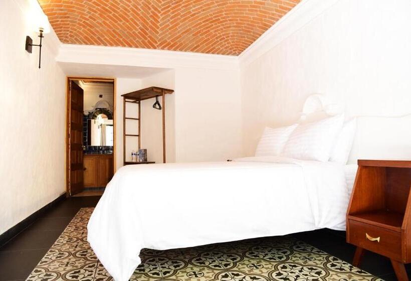 اتاق استاندارد با بالکن, Hacienda San Patricio