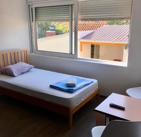 اتاق خانوادگی, Rooms M2
