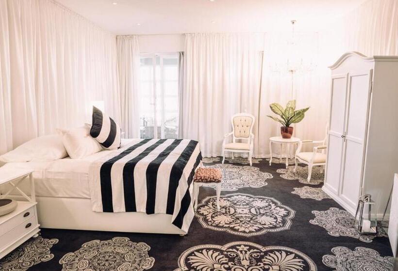 سوییت لوکس, Erla Villa