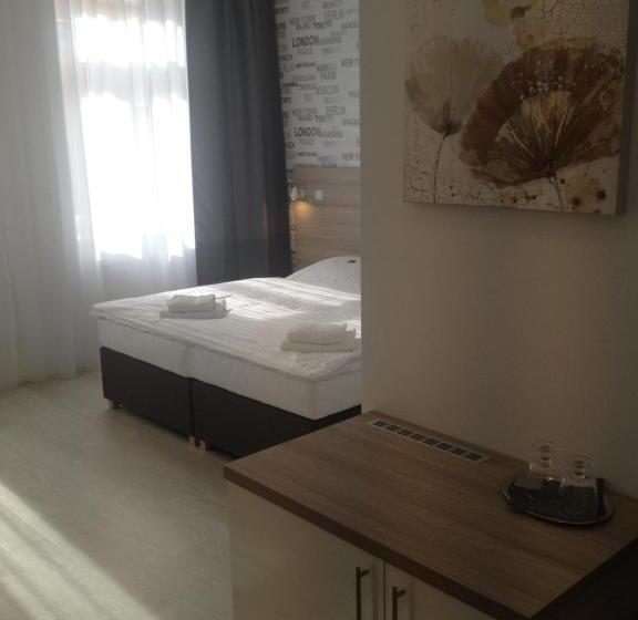 Номер Стандарт, Pension Phoenix