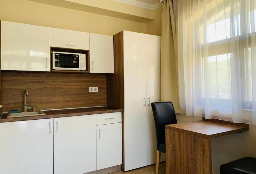 اتاق استاندارد اینتریور, Harmónia Vendégház