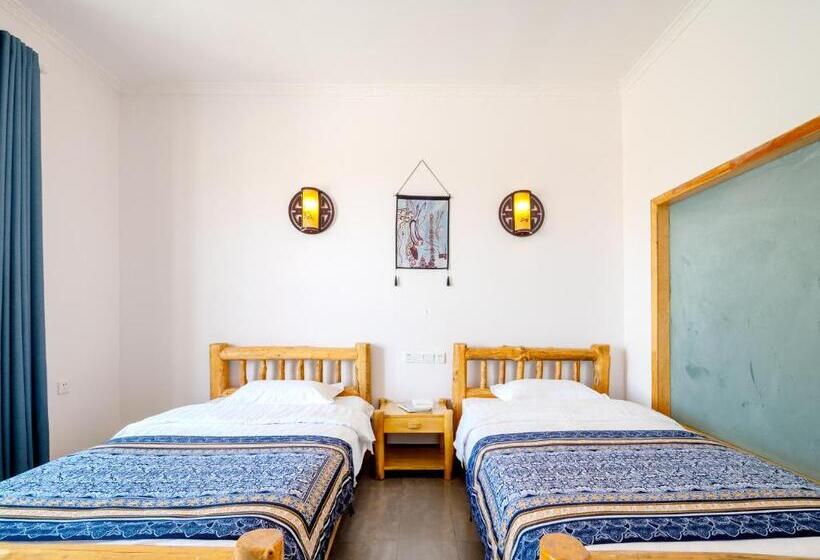 اتاق لوکس, Dunhuang Hu Yang Inn