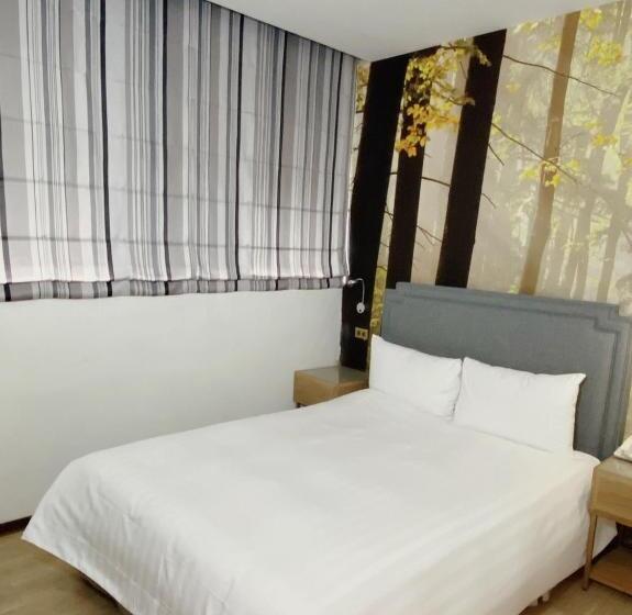 اتاق لوکس, H